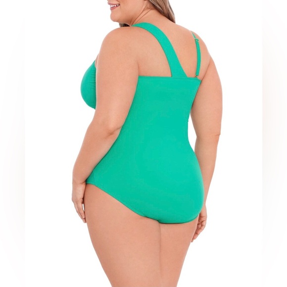 Time and Tru Womens Plus Size Green One Shoulder Swimsuit with Key Ring Size 1X - Picture 2 of 10